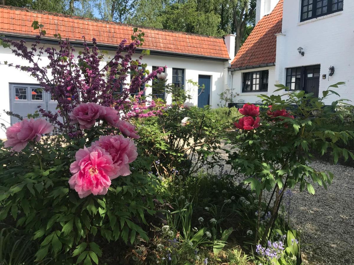 Bed And Breakfast Ros & Marc Wezembeek-Oppem ภายนอก รูปภาพ